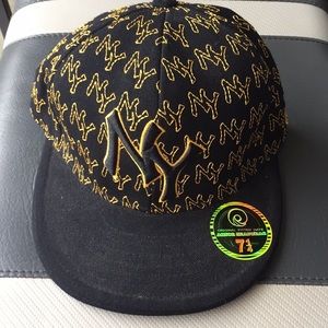 NY flat bill, fitted  hat